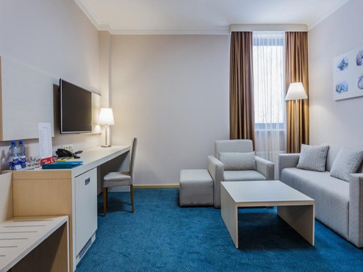Aqua-Minsk Hotel Екстер'єр фото
