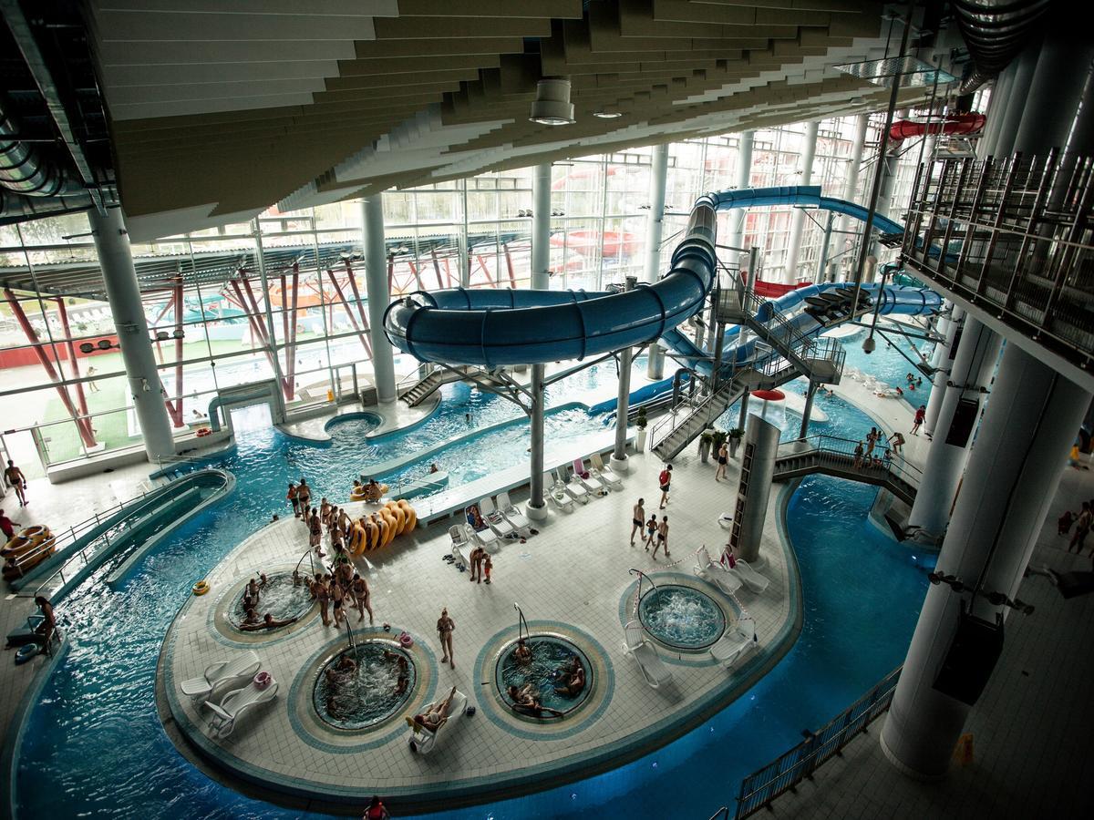 Aqua-Minsk Hotel Екстер'єр фото
